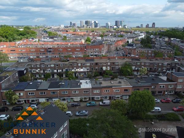 Luchtfoto van daken in woonwijk Bunnik