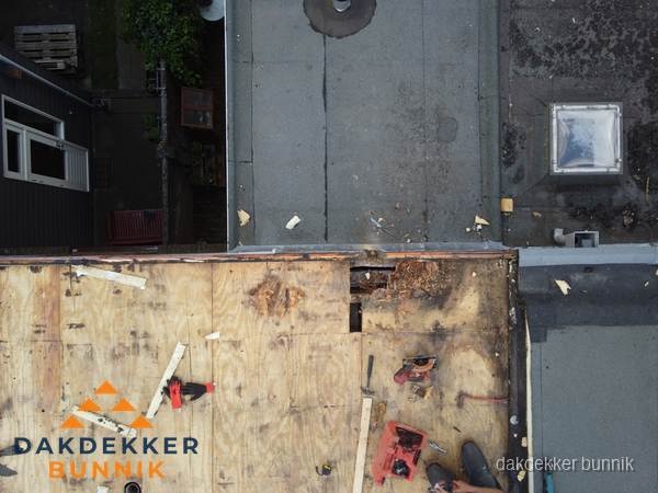Dakschade en renovatie plat dak vanuit de lucht in Bunnik Dakschade en renovatie plat dak vanuit de lucht in Bunnik