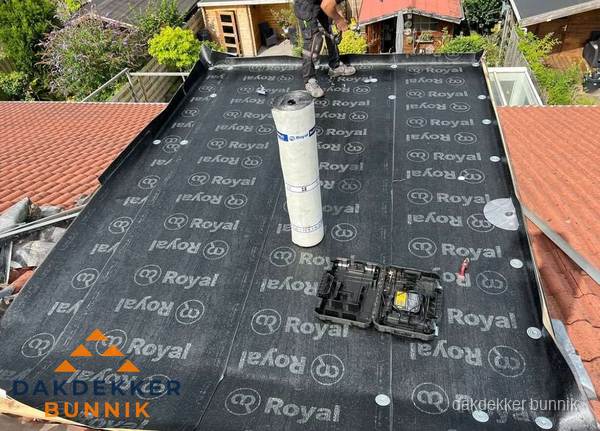 Dakrenovatie met Royal onderdak op plat dak in Bunnik Dakrenovatie met Royal onderdak op plat dak in Bunnik